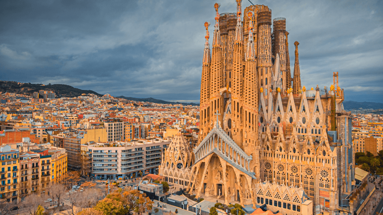 Why Visit Spain? A Land of Vibrant Culture, Stunning Landscapes, and Historic Treasures