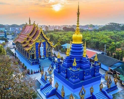 Cultural Exploration in Chiang Mai: Visit iconic temples and bustling markets to experience the rich heritage of northern Thailand.