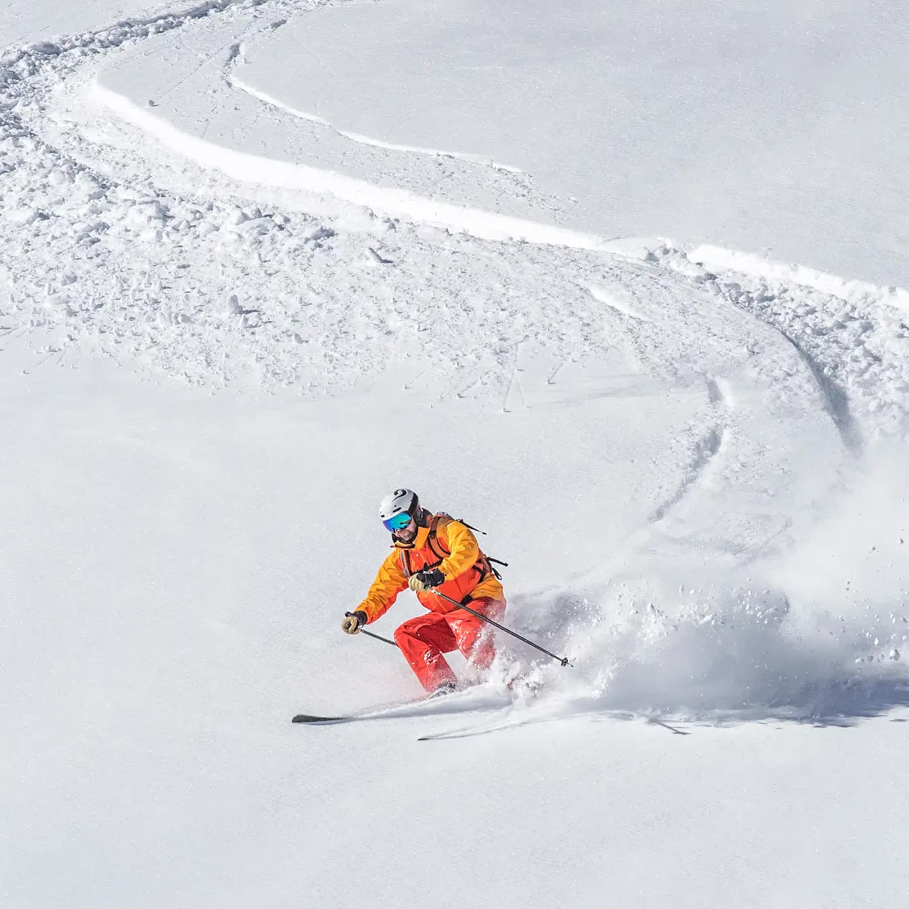 The Solang Valley is known for its adventurous sports like skiing and paragliding. It offers thrilling experiences for adventure seekers and a scenic backdrop of the Himalayas for a memorable day.