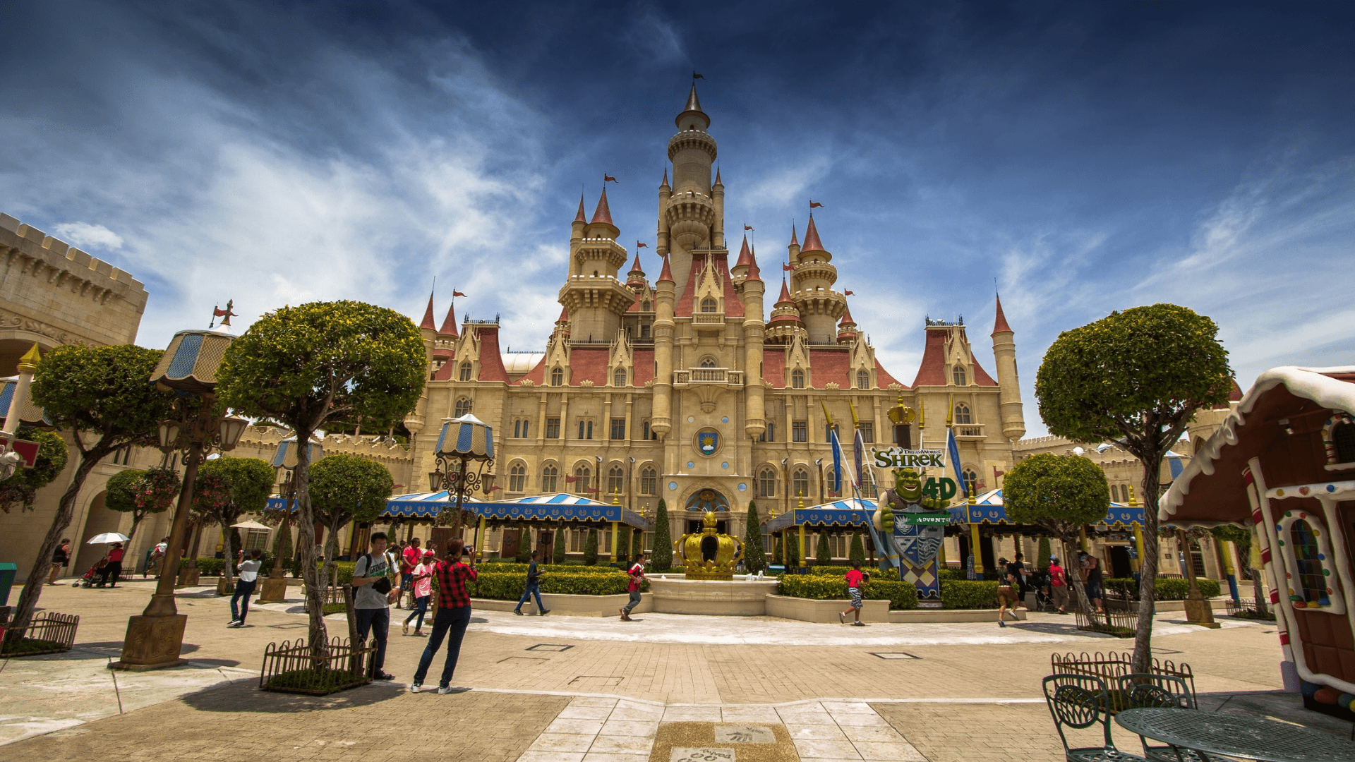 Universal Studios Adventure: Dive into the world of movies, enjoy thrilling rides, and meet iconic characters in Singapore’s favorite theme park.