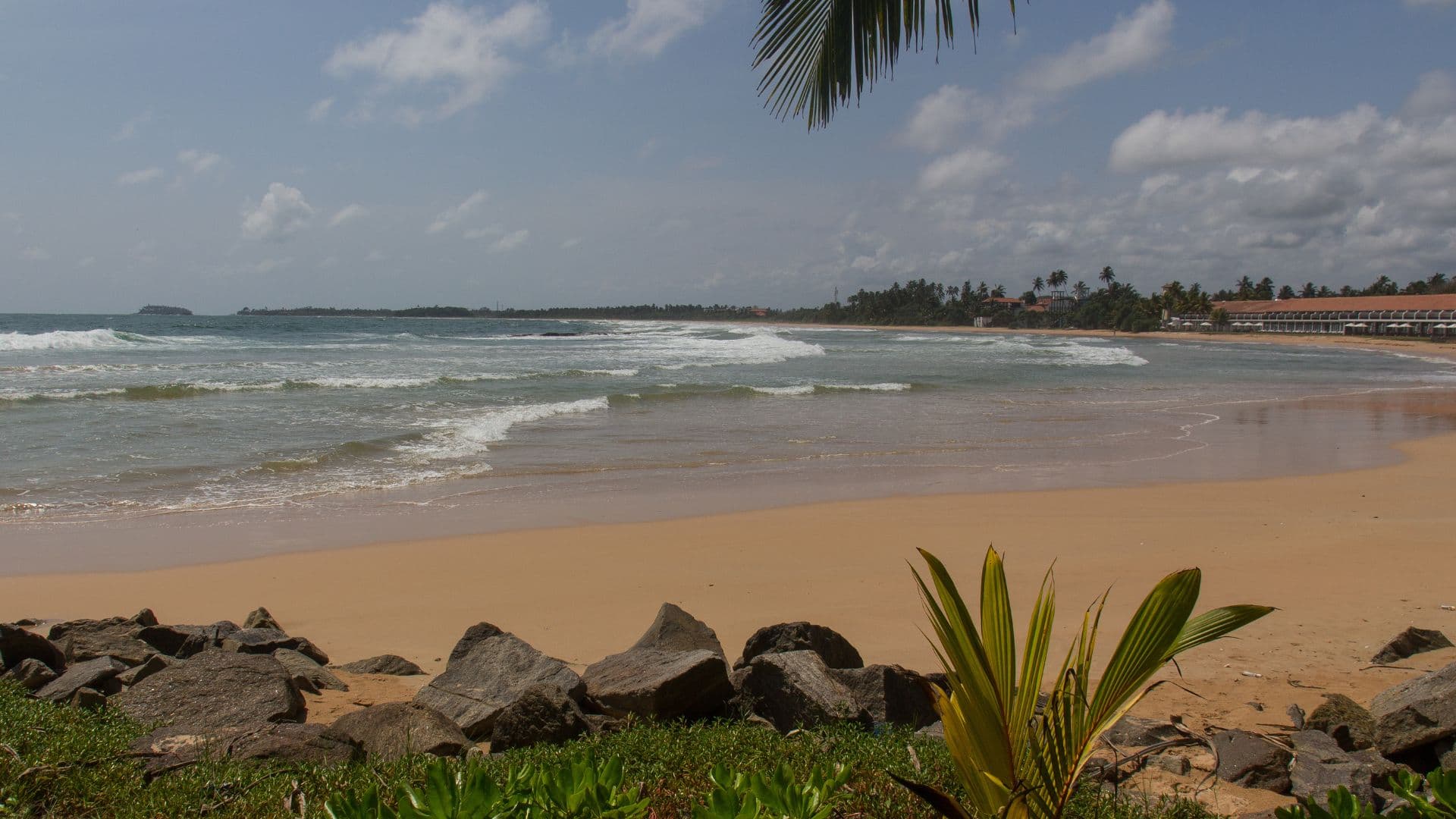 Bentota Beach – Relax on the stunning beaches of Bentota, with opportunities for water sports and scenic walks along the shore.