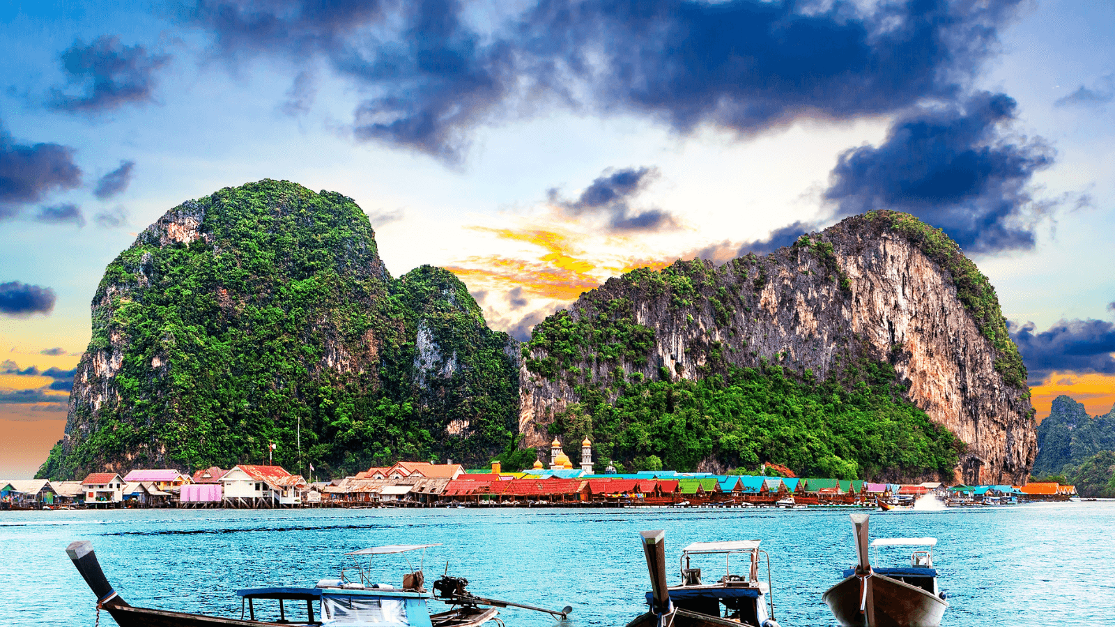 Phi Phi Island Excursion – Stunning beaches and crystal-clear waters.