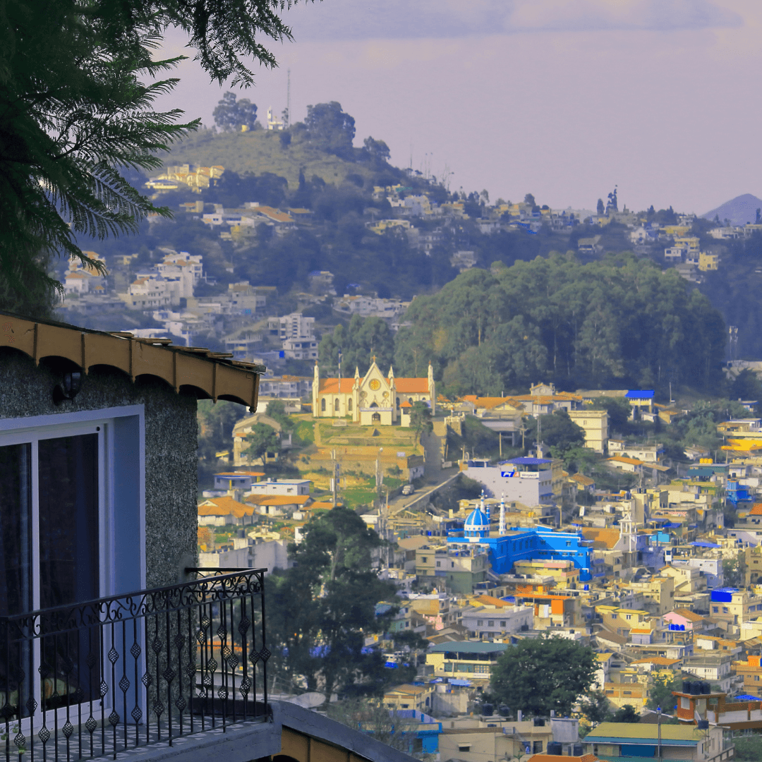 Gaze from Coaker's Walk: Take in the sweeping vistas of Kodaikanal from Coaker's Walk, known for its striking panoramic views that are sure to leave an indelible mark on your memory.